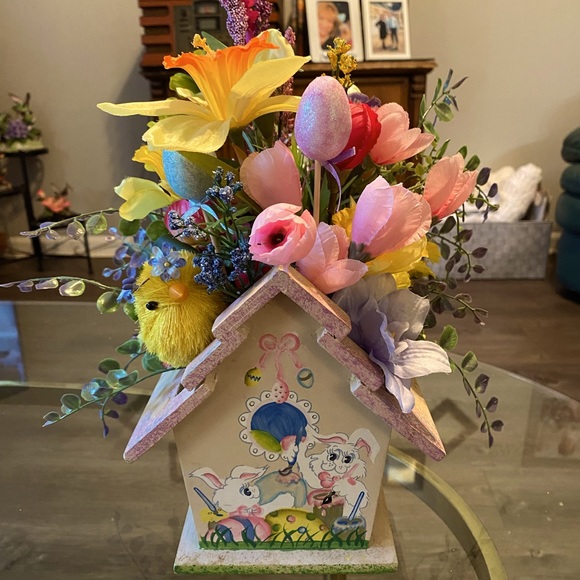 Easter/Spring Table Decor - Picture 1 of 6